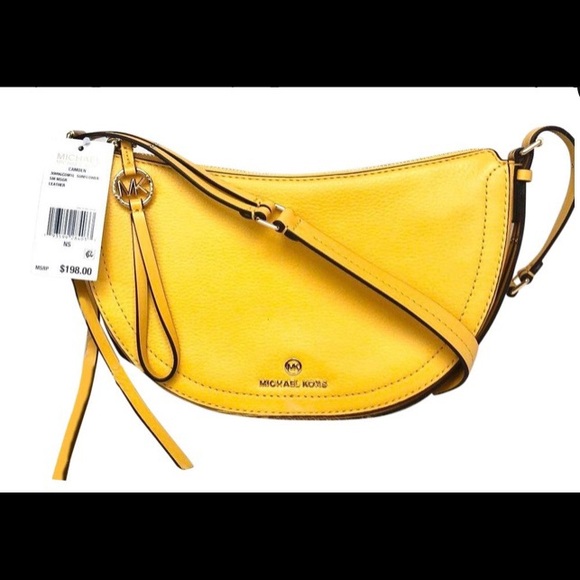 New MICHAEL Michael Kors Camden Small Messenger - Picture 13 of 16